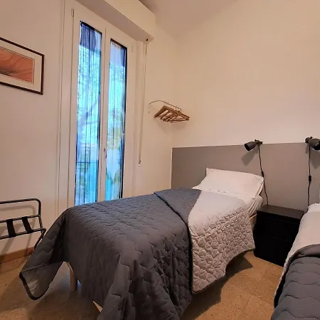 Grand De 1 A 6 Personnes Parking Prive, Zone Mer Apartman Pesaro