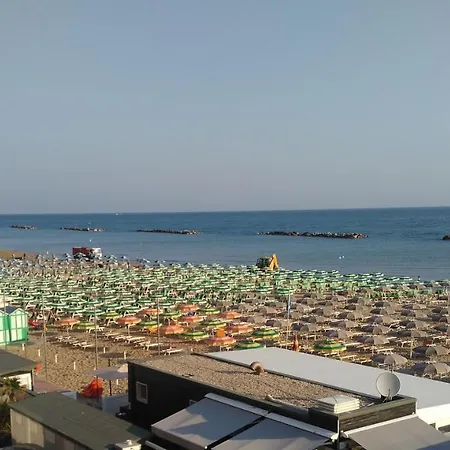 Grand De 1 A 6 Personnes Parking Prive, Zone Mer 아파트 *